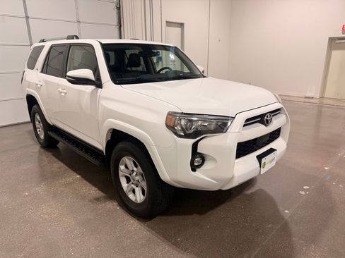 Used 2023 Toyota 4Runner SR5 Premium image 3