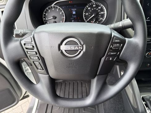 Used 2025 Nissan Frontier SV RWD image 30