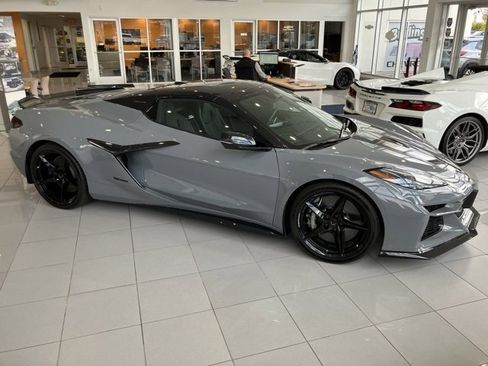 Used 2025 Chevrolet Corvette E-Ray w/ Stealth Interior Trim Package image 11