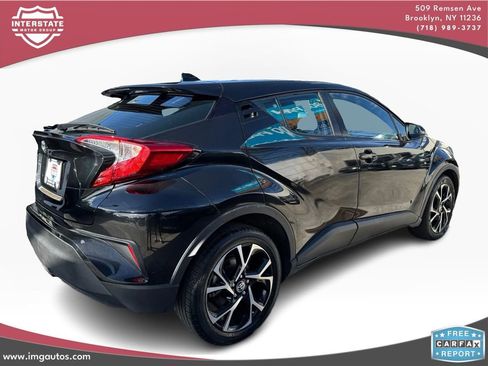 Used 2022 Toyota C-HR XLE image 7