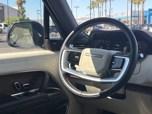 Used 2023 Land Rover Range Rover SE AWD/4WD image 7