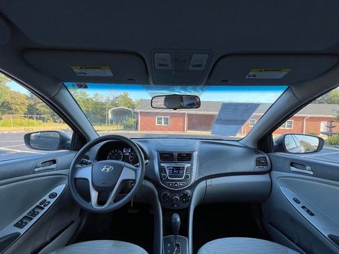 Used 2015 Hyundai Accent GLS image 14