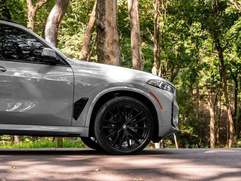 Used 2024 BMW X5 xDrive40i w/ M Sport Package AWD/4WD image 3