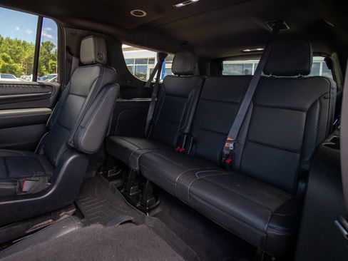 Used 2023 GMC Yukon XL Denali AWD/4WD image 13