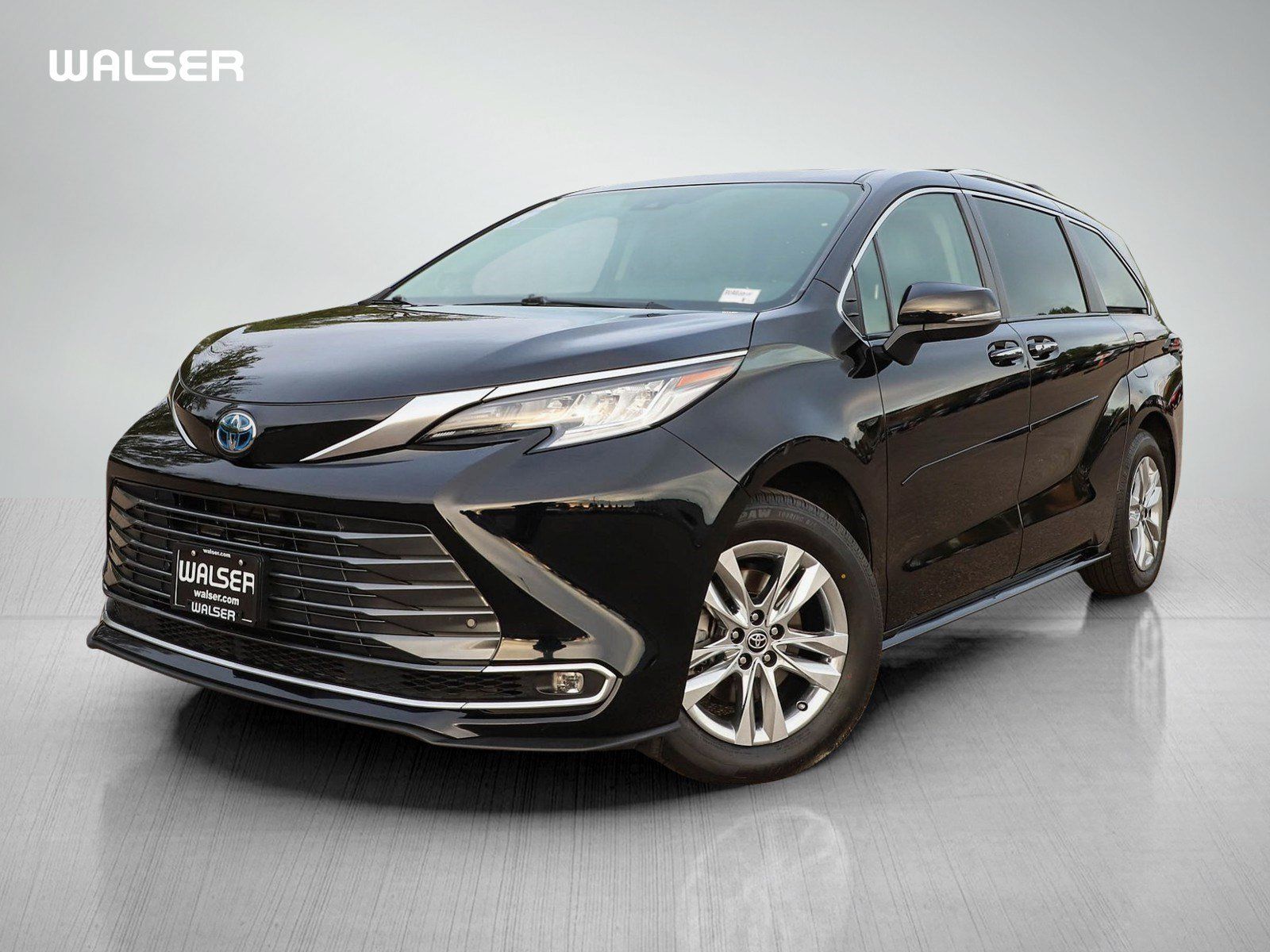 Used 2024 Toyota Sienna Limited AWD/4WD image 1