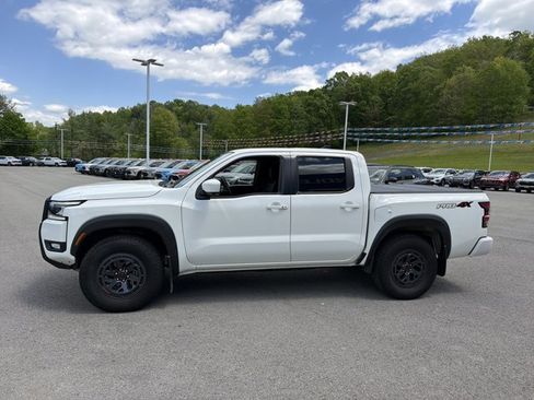 Used 2025 Nissan Frontier PRO-4X w/ Pro Premium Package AWD/4WD image 9