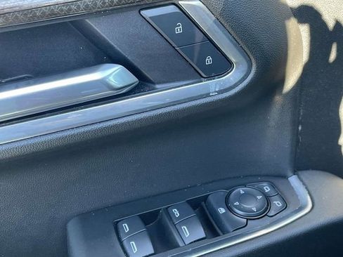 Used 2025 Chevrolet Silverado 1500 LT image 25