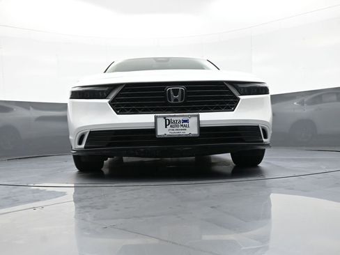 Certified 2023 Honda Accord EX image 27