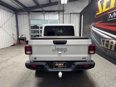 Used 2022 Jeep Gladiator Overland w/ Popular Equipment Package AWD/4WD image 15