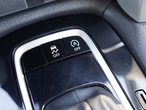 Certified 2024 Toyota Corolla Cross XLE FWD image 30