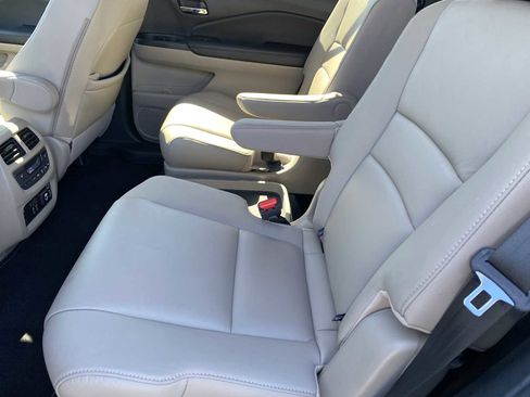Used 2019 Honda Pilot Touring image 30