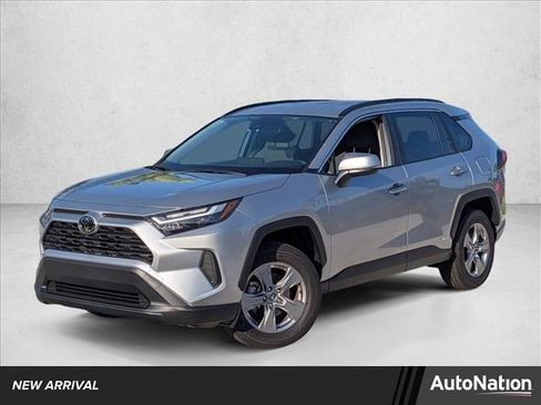 Used 2025 Toyota RAV4 XLE AWD/4WD image 1