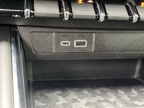 Used 2024 GMC Canyon AT4 w/ Technology Package image 24