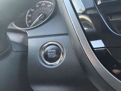 Used 2024 Toyota Camry SE w/ Convenience Package image 24