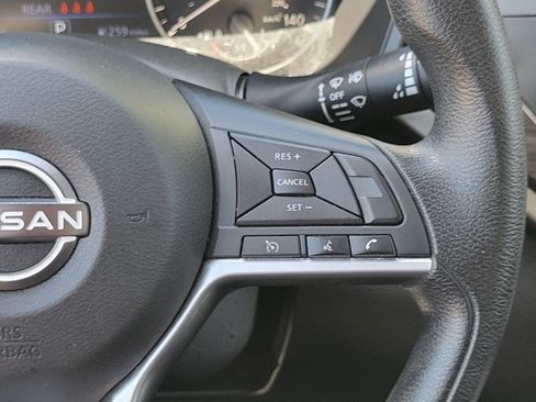 Used 2024 Nissan Altima 2.5 SV FWD image 24