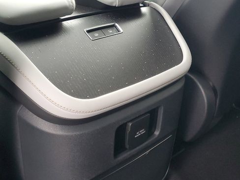 New 2025 Lincoln Navigator L Black Label image 29