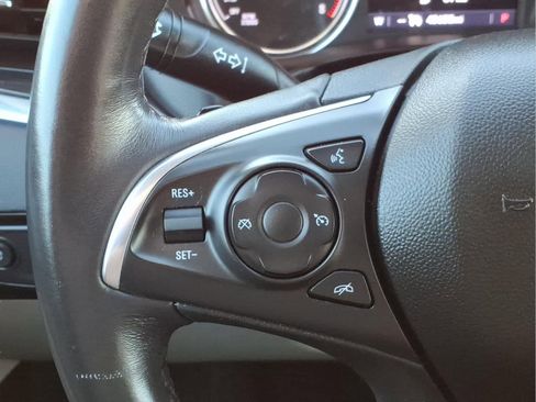 Used 2021 Buick Enclave Essence image 27