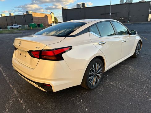 Used 2023 Nissan Altima 2.5 SV image 5