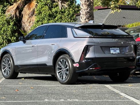 Used 2024 Cadillac Lyriq Sport AWD/4WD image 6