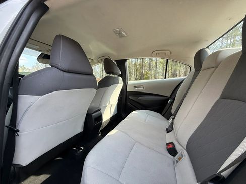 Used 2020 Toyota Corolla LE image 16