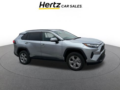 Used 2025 Toyota RAV4 XLE image 1