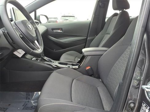 Used 2025 Toyota Corolla SE image 13