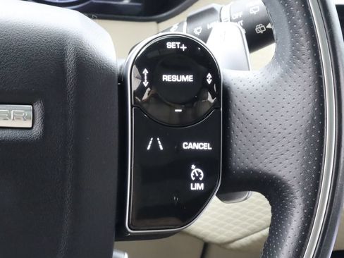 Used 2019 Land Rover Range Rover Velar R-Dynamic SE AWD/4WD image 15