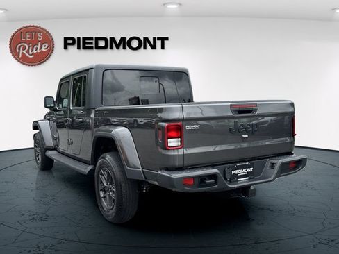 Certified 2024 Jeep Gladiator Sport image 7