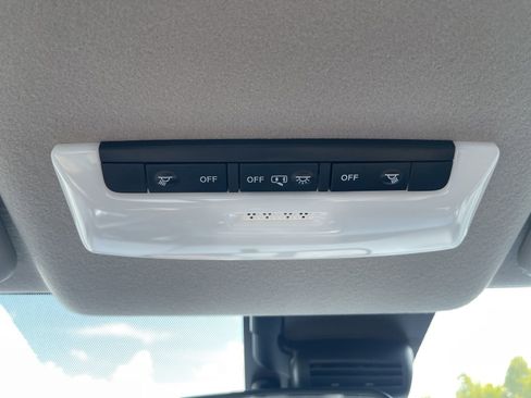 New 2025 Nissan Versa SV w/ Trunk Package image 18