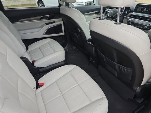 Used 2020 Kia Telluride SX image 11