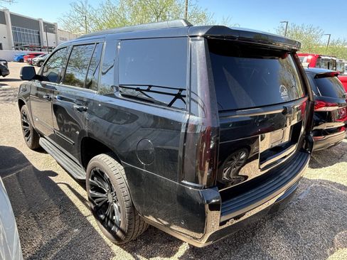 Used 2018 Cadillac Escalade Premium Luxury RWD image 6