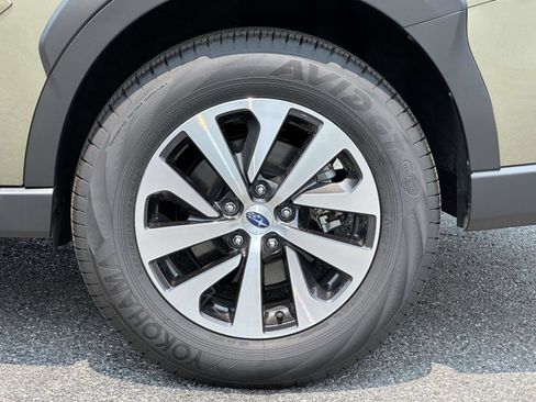 Certified 2025 Subaru Outback Premium AWD/4WD image 17