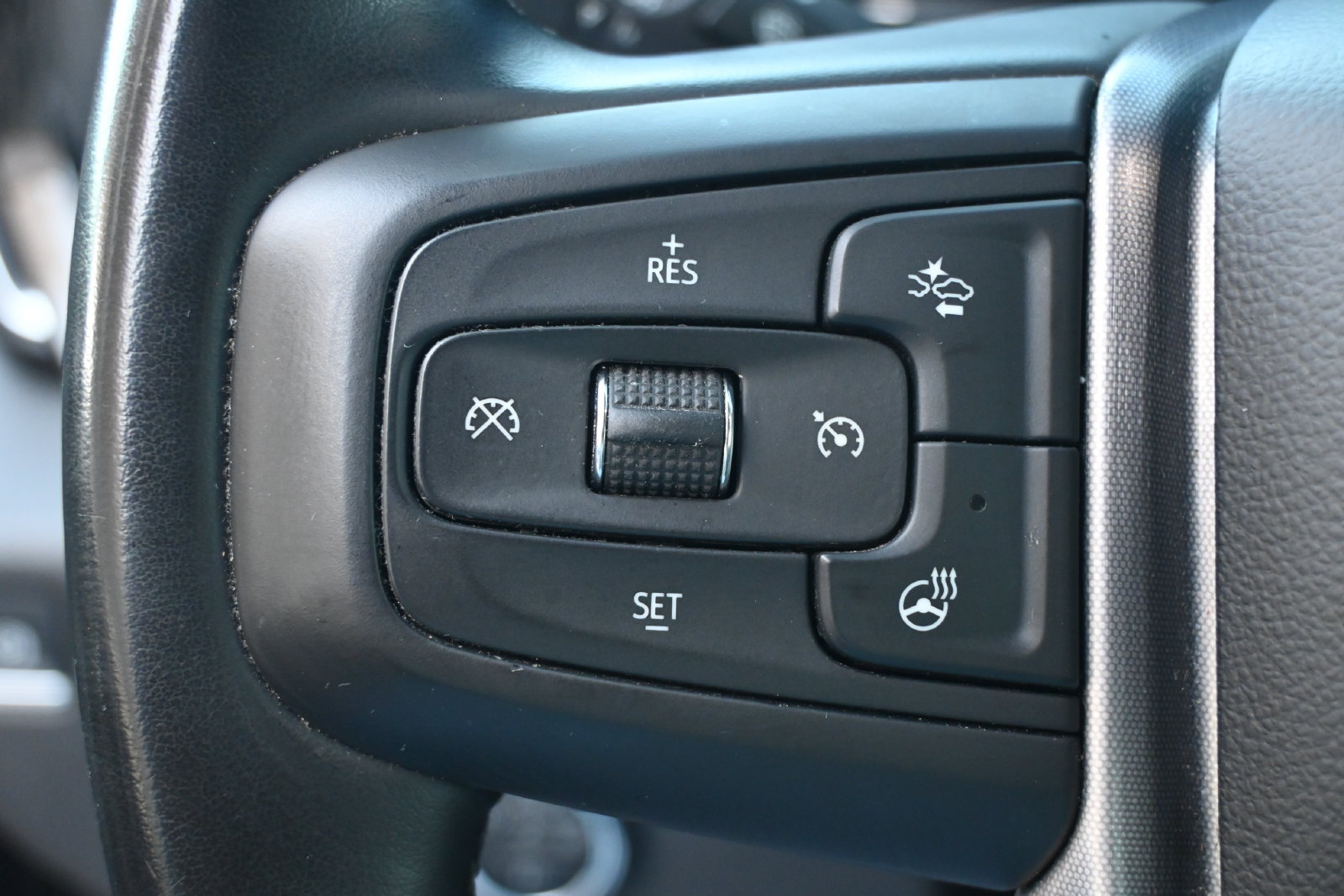 Used 2025 GMC Sierra 1500 SLT RWD image 12