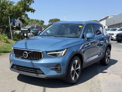 Used 2023 Volvo XC40 B5 Plus w/ Climate Package AWD/4WD image 23