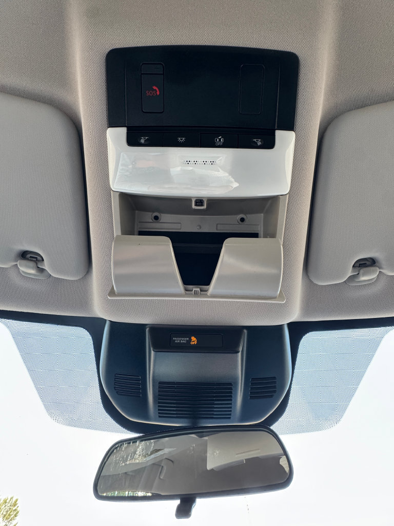 Used 2025 Nissan Rogue SV FWD image 23