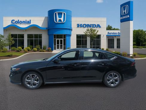 Used 2023 Honda Accord SE image 3