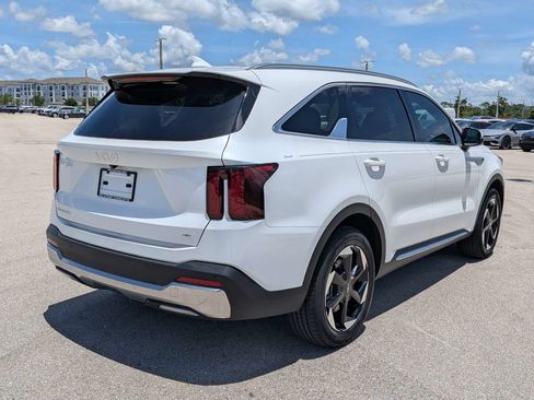Certified 2025 Kia Sorento EX AWD/4WD image 5