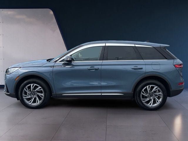 Used 2025 Lincoln Corsair AWD image 2