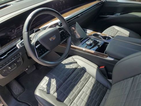 New 2026 Cadillac Escalade Platinum Sport AWD/4WD image 11