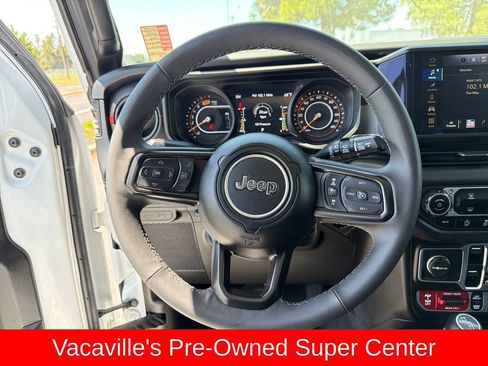 Used 2025 Jeep Wrangler Unlimited Rubicon AWD/4WD image 14