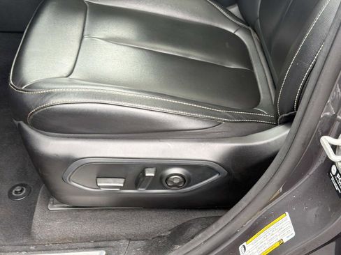 Used 2023 Jeep Grand Cherokee L Limited RWD image 23