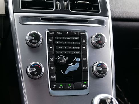 Used 2017 Volvo XC60 T5 Dynamic w/ Preferred Option Package image 21