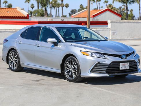 Certified 2023 Toyota Camry XLE FWD image 5