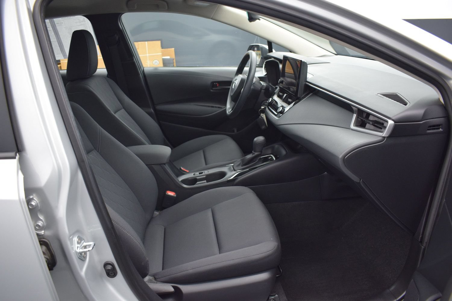 Used 2024 Toyota Corolla LE FWD image 10