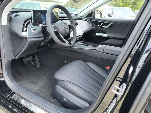 New 2026 Mercedes-Benz E 350 4MATIC Sedan image 2