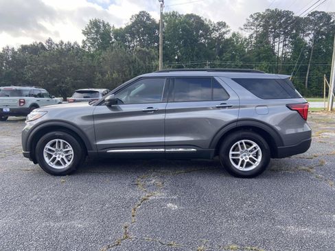 Used 2025 Ford Explorer Active w/ Active Comfort Package RWD image 6