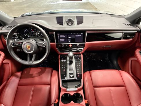 Certified 2026 Porsche Macan AWD/4WD image 16