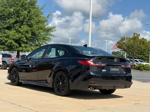 Used 2025 Toyota Camry SE FWD image 7