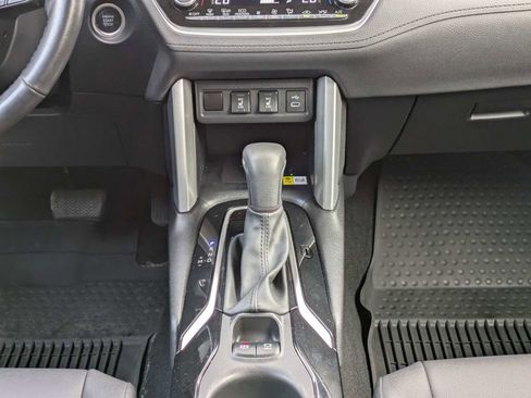 Used 2023 Toyota Corolla Cross XLE w/ Convenience Package image 20