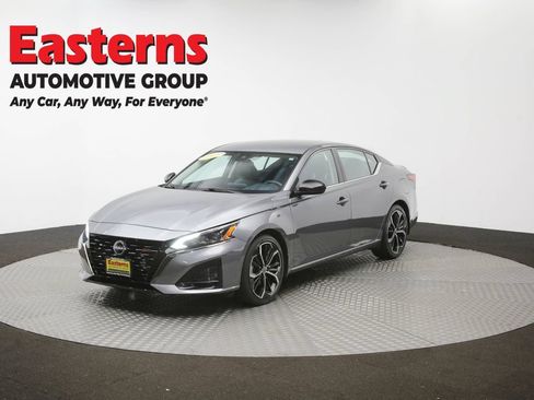 Used 2023 Nissan Altima 2.5 SR FWD image 54